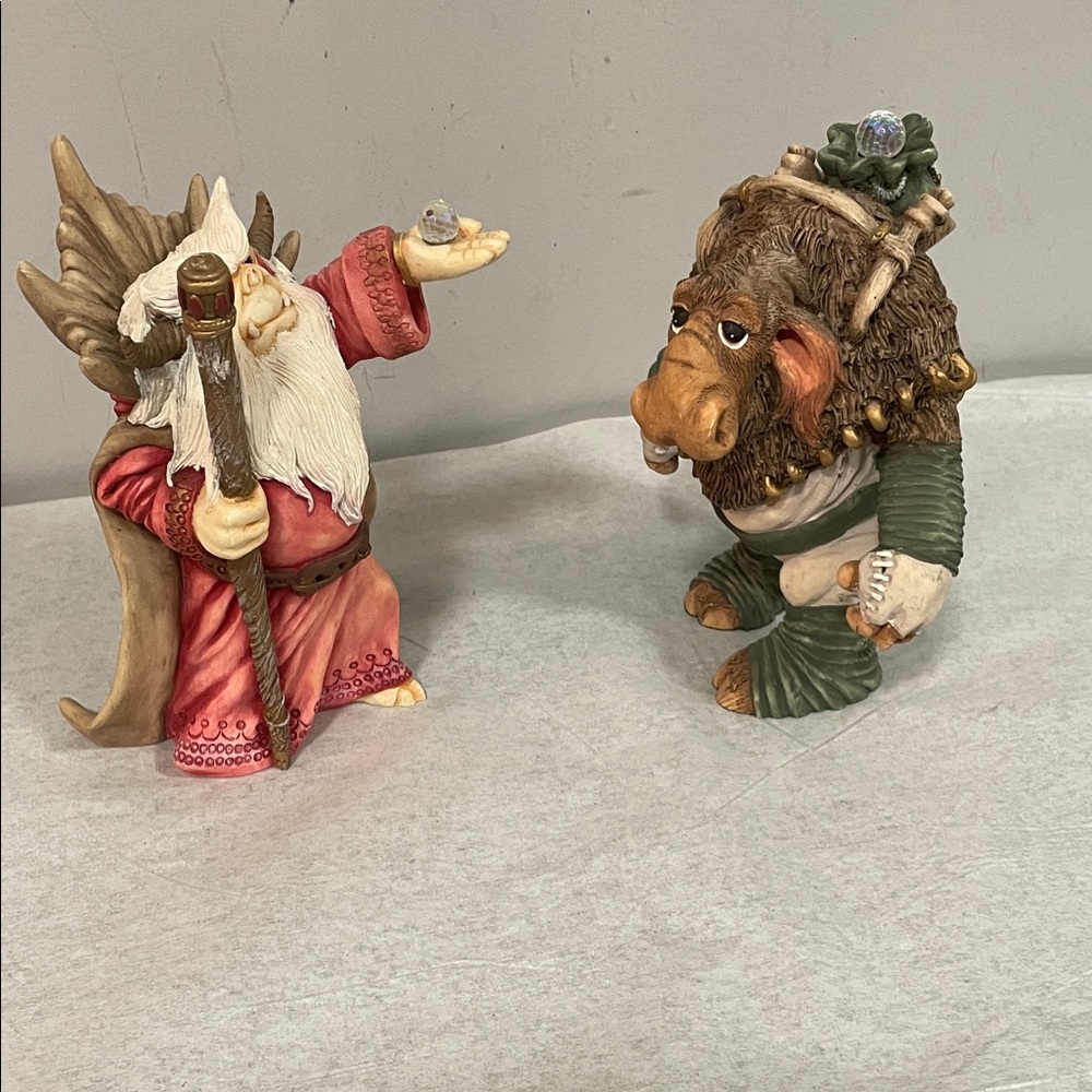 Vintage The world of krystonia figure .made in England
panton 88